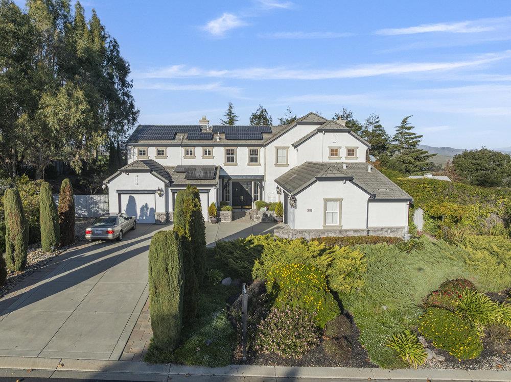 310 Via Vaquero Norte