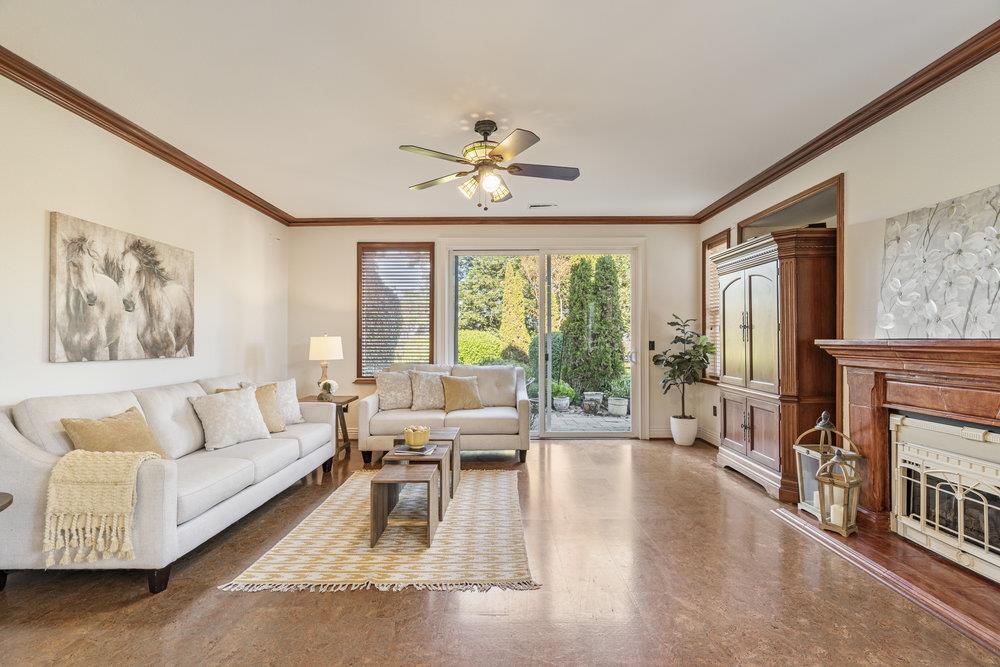 310 Via Vaquero Norte