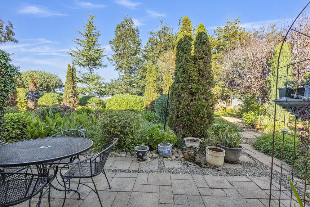 310 Via Vaquero Norte