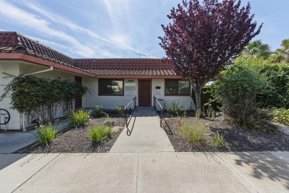 901 Sunset Drive 1