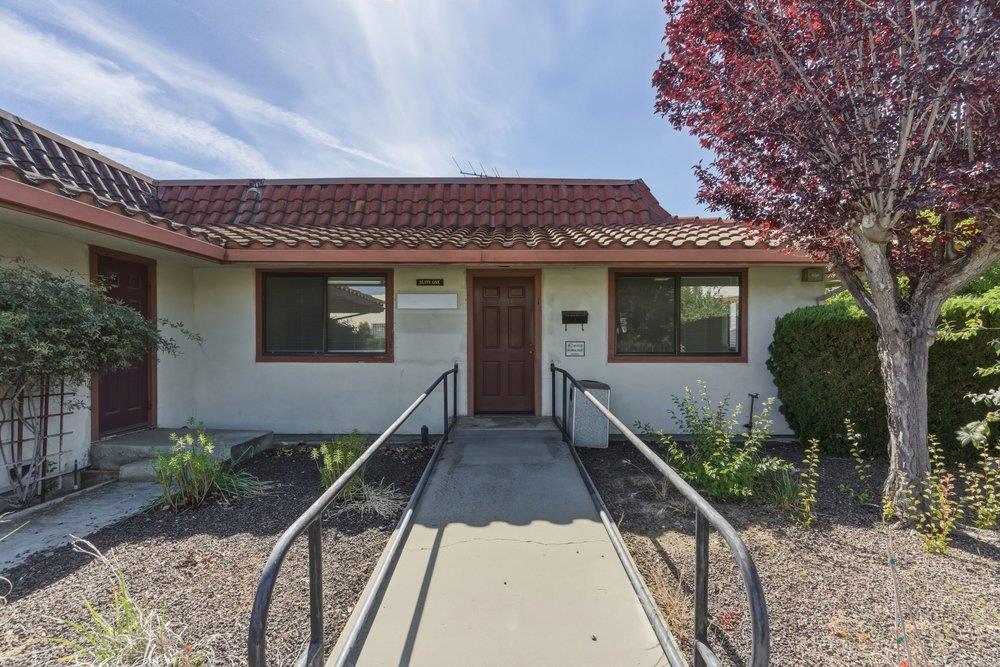 901 Sunset Drive 1