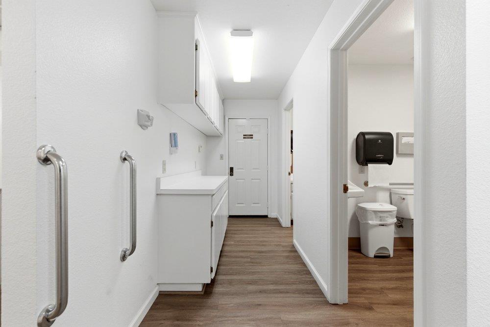 901 Sunset Drive 1