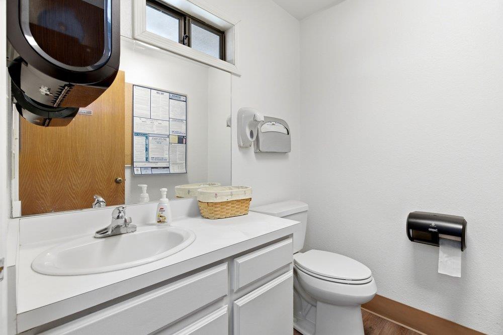 901 Sunset Drive 1