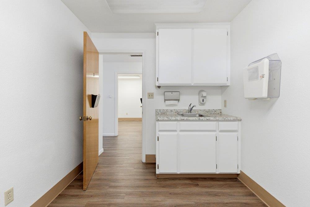 901 Sunset Drive 1
