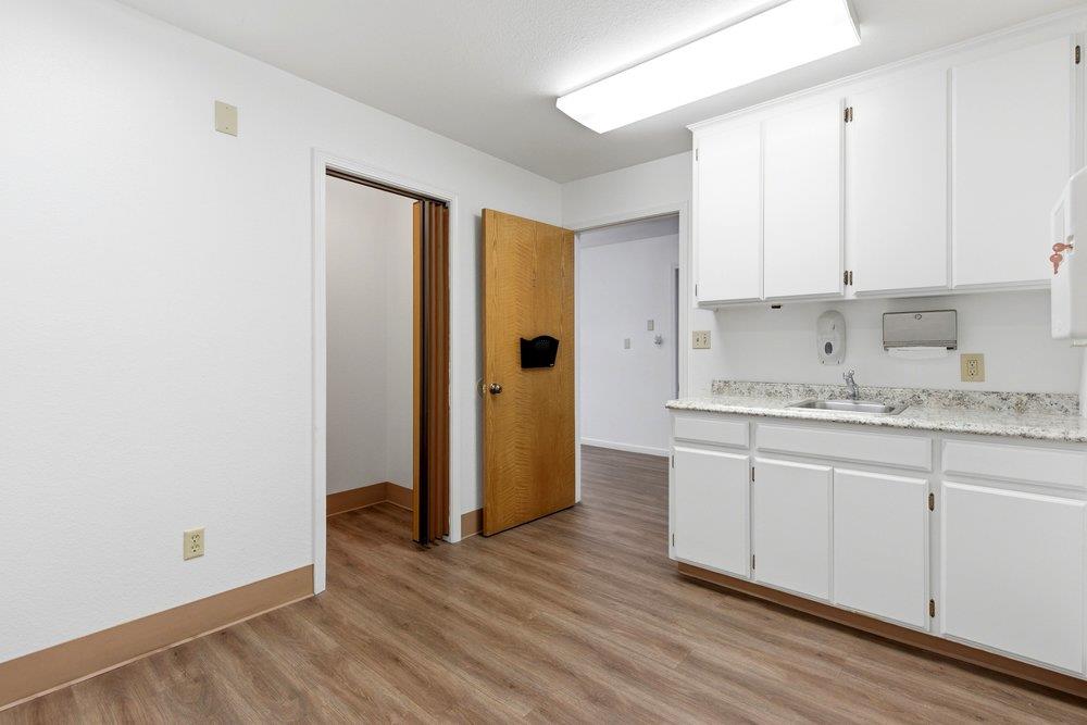 901 Sunset Drive 1