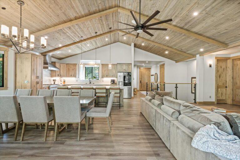 2366 Highlands Drive