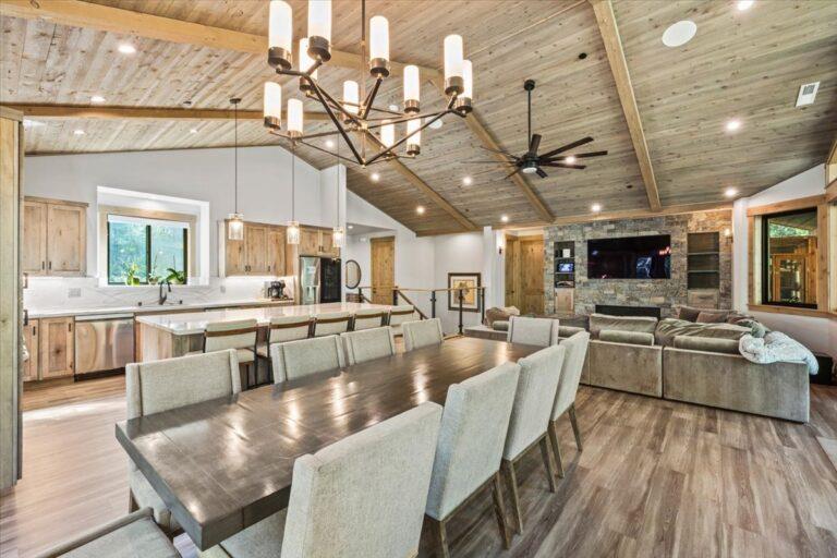 2366 Highlands Drive