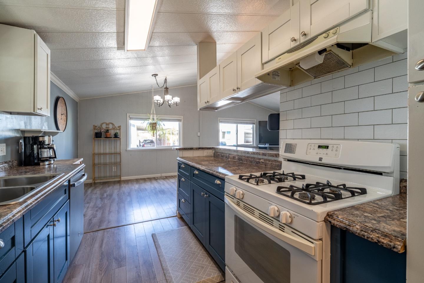112 Chestnut LN 112
