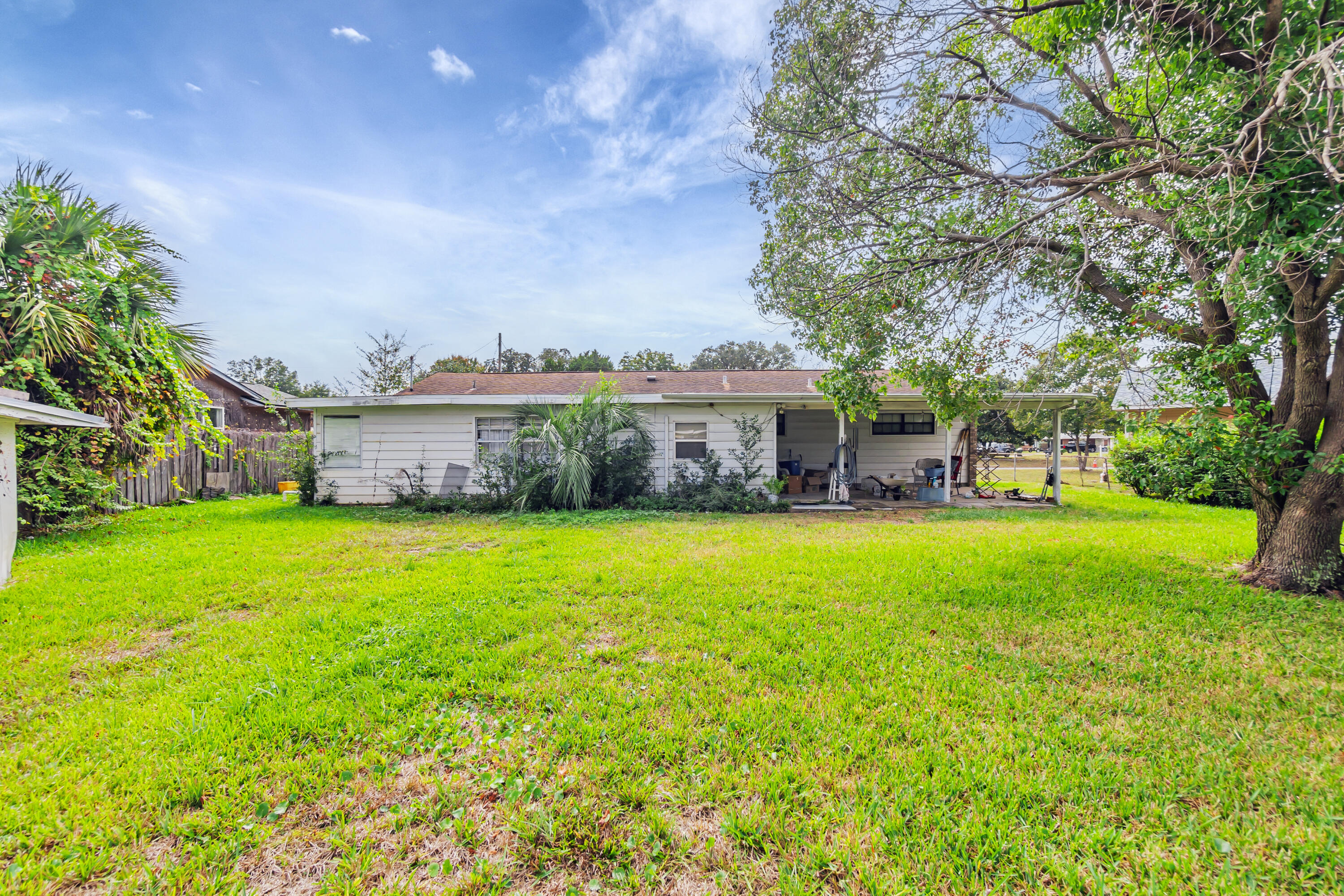 227 NW Katherine Place