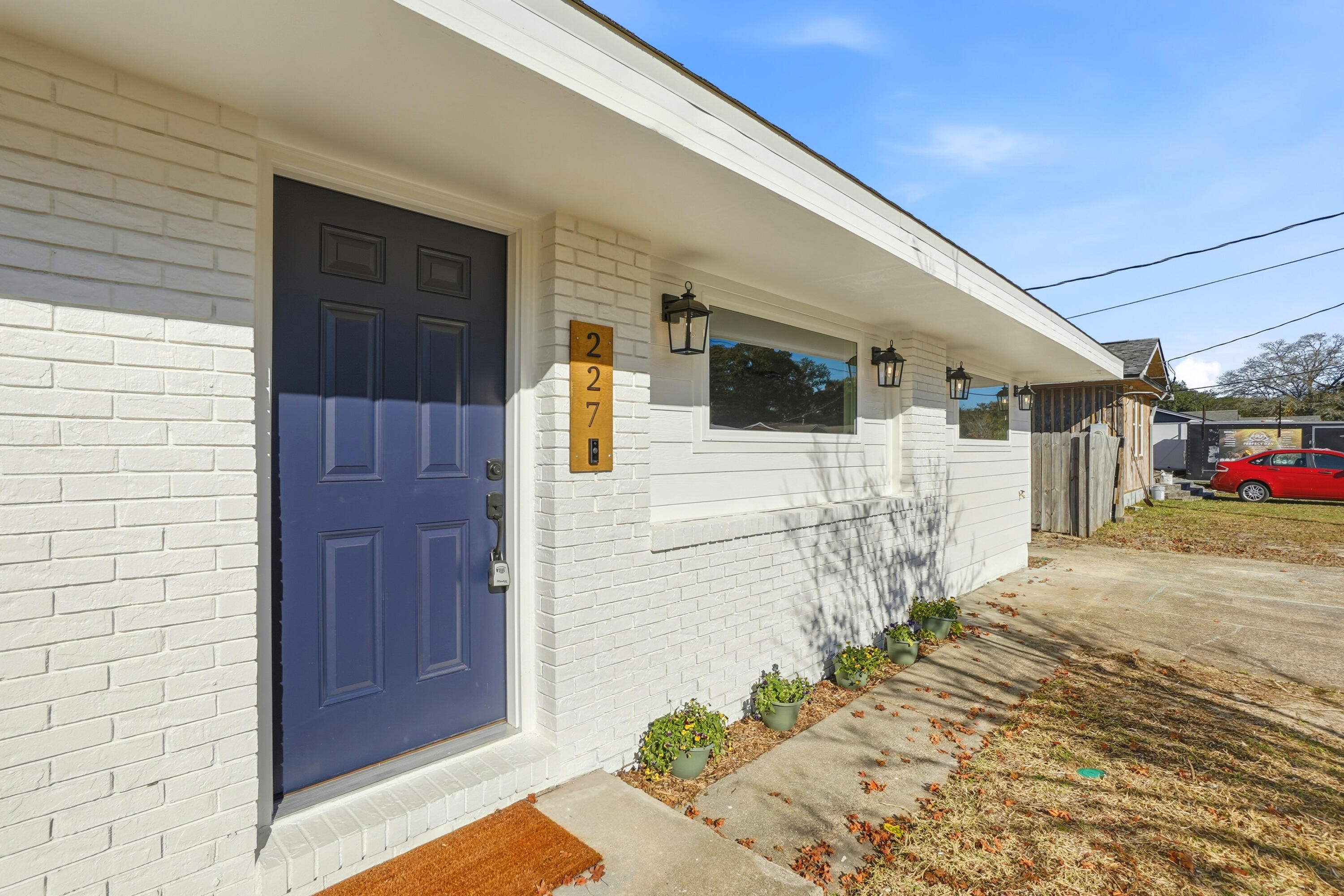 227 NW Katherine Place