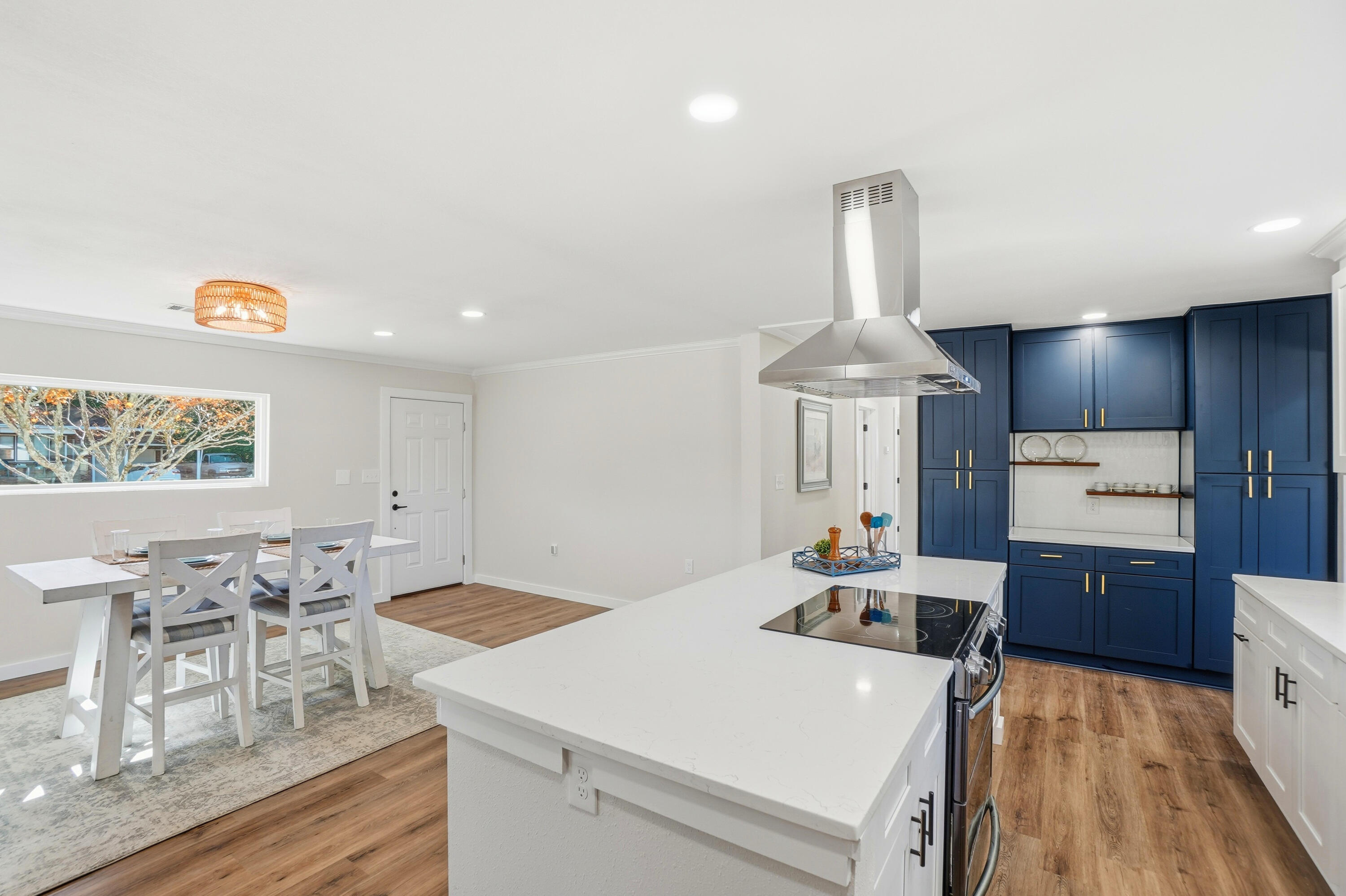 227 NW Katherine Place