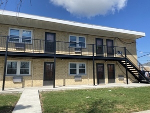 5500 W 55th Street Unit: 8