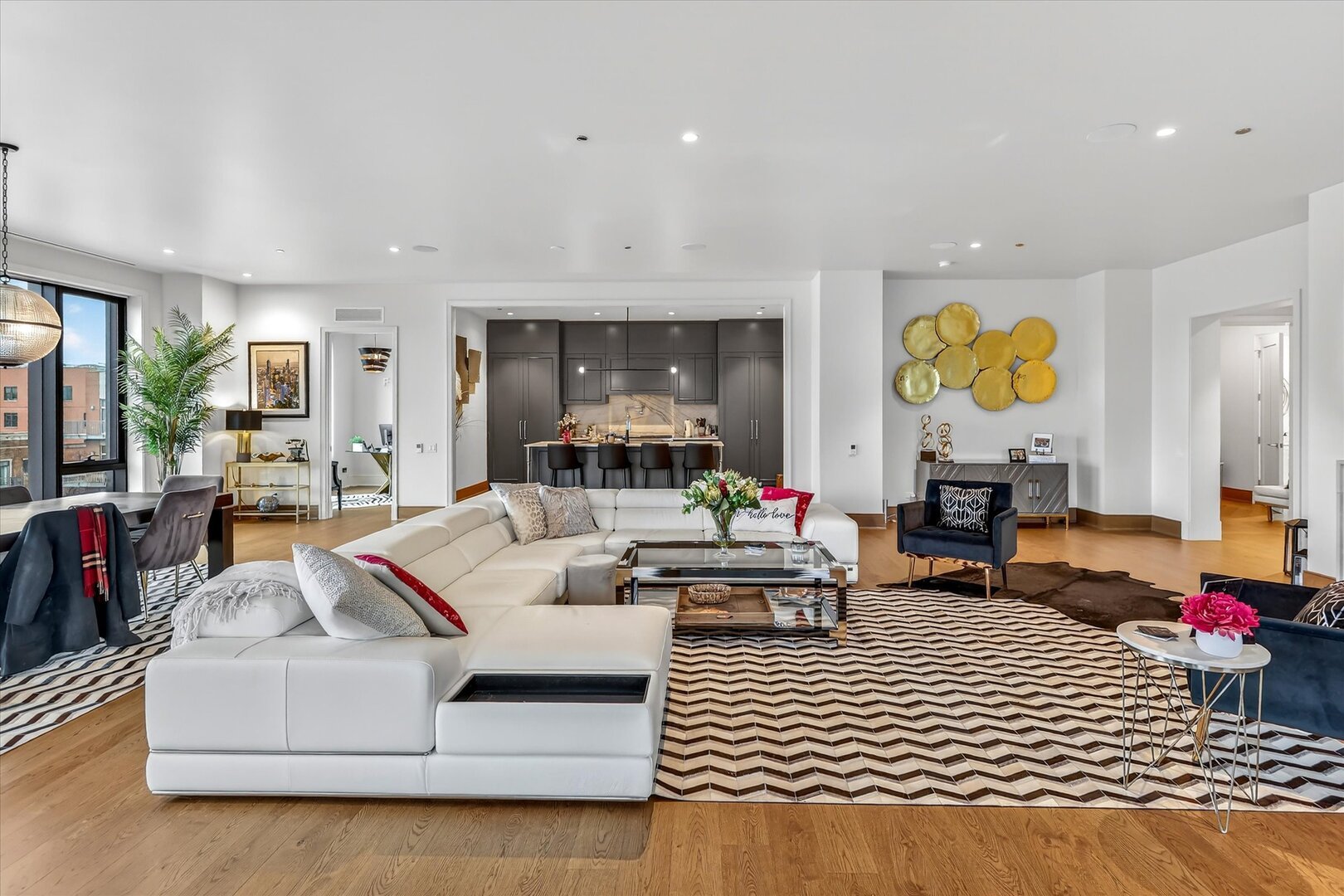 21 N May Street Unit: 501