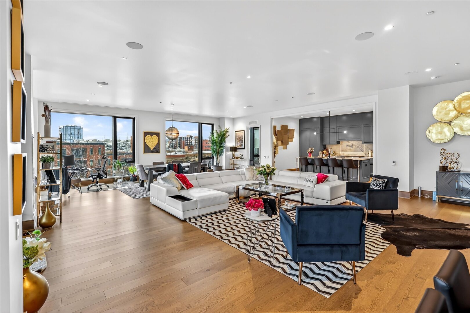 21 N May Street Unit: 501