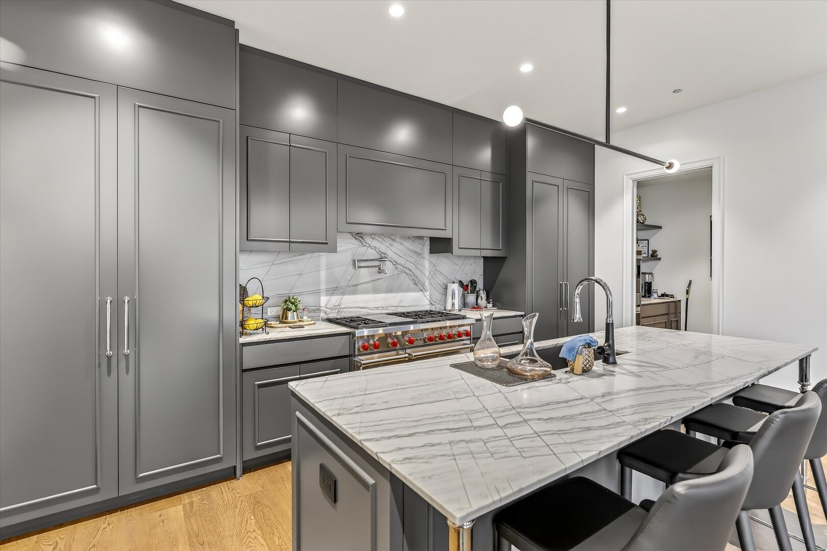 21 N May Street Unit: 501