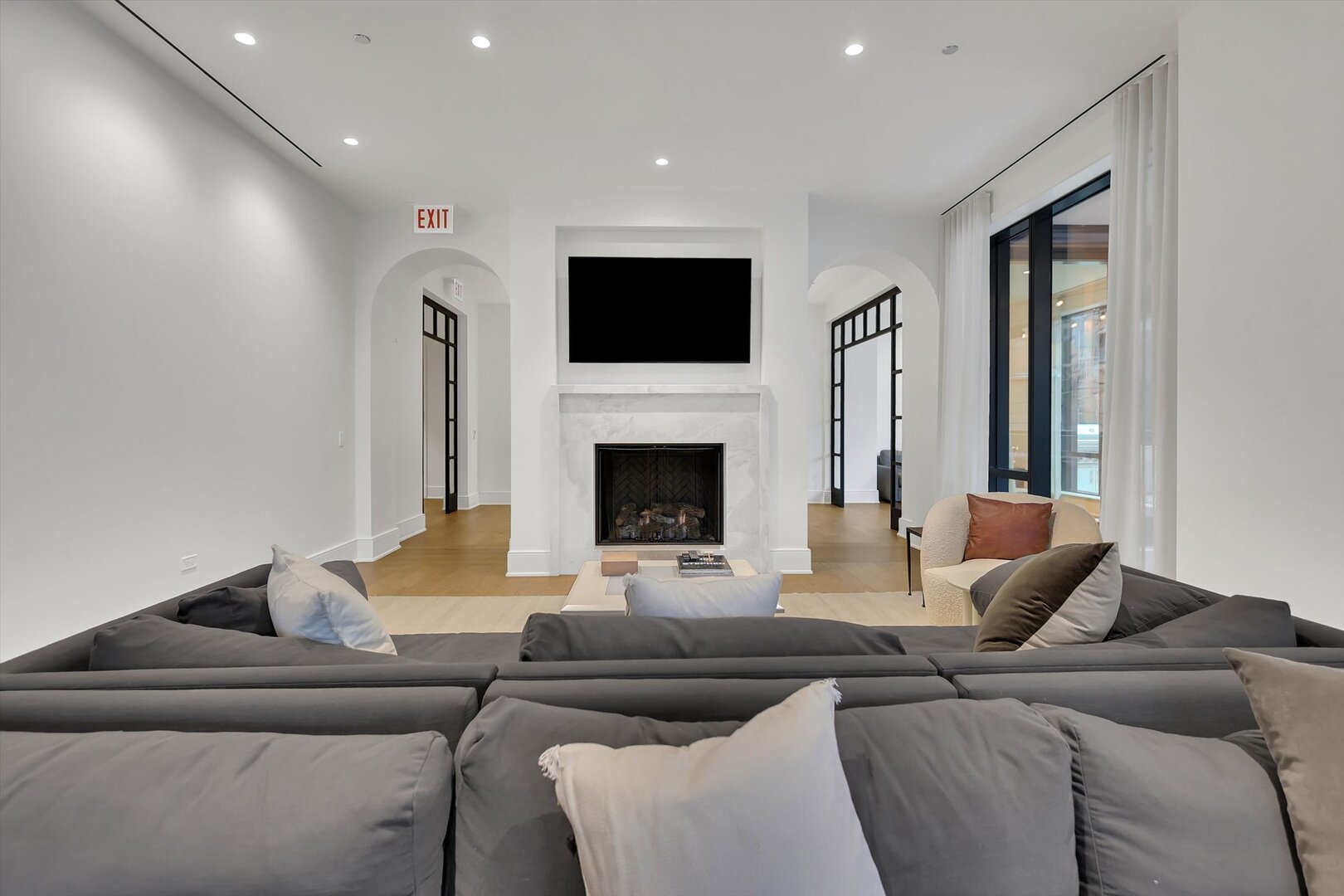 21 N May Street Unit: 501