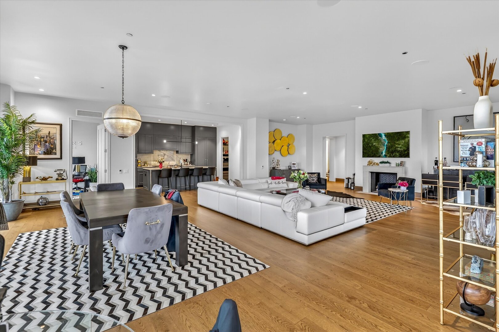 21 N May Street Unit: 501