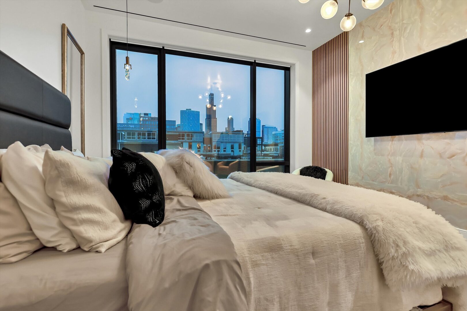 21 N May Street Unit: 501