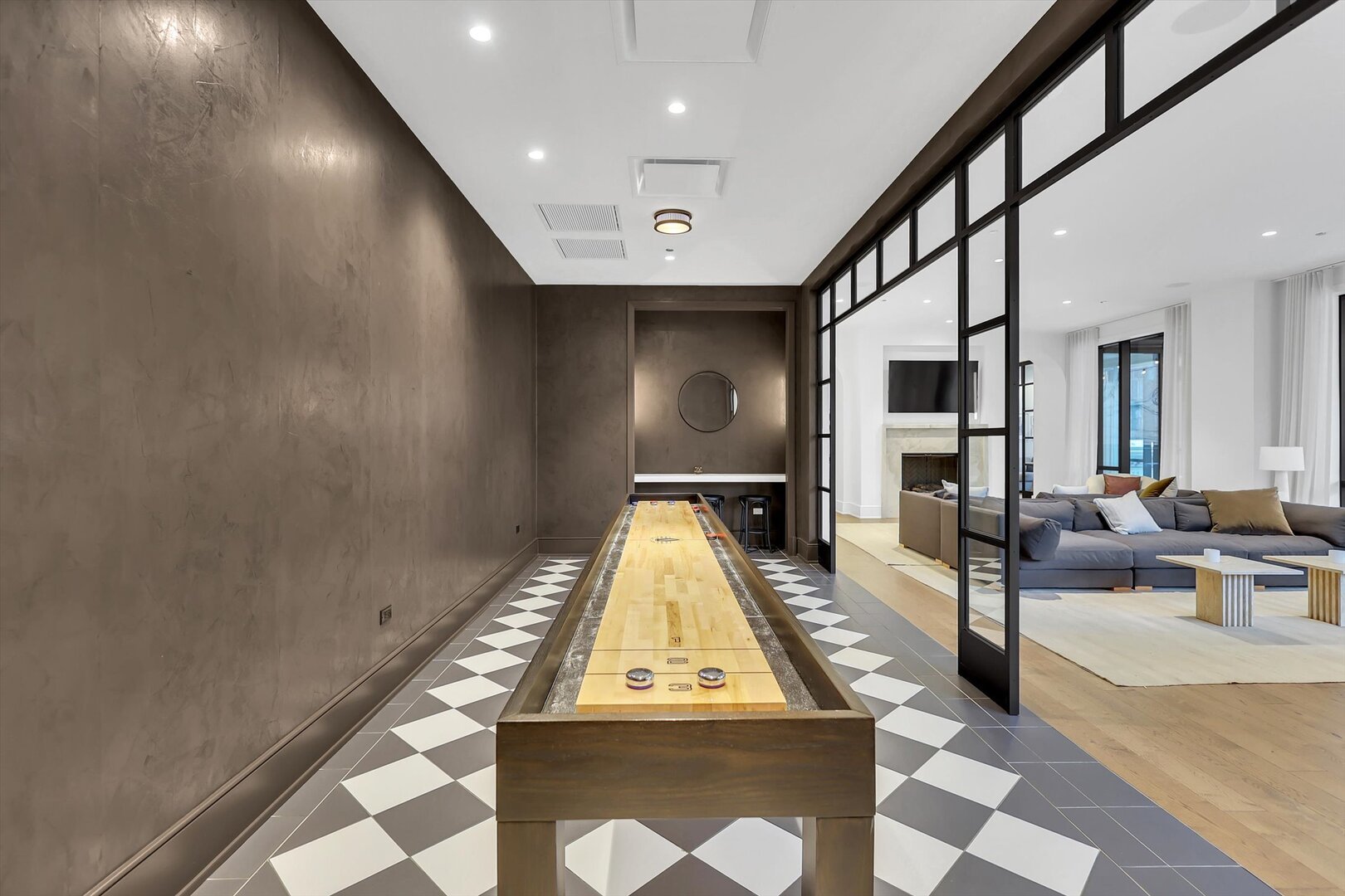 21 N May Street Unit: 501