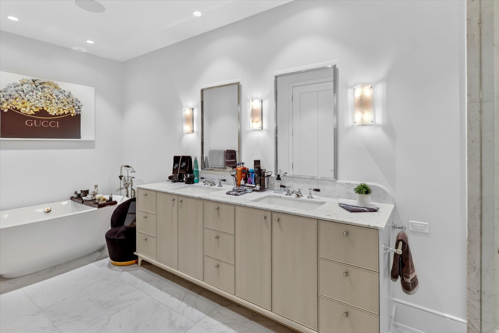 21 N May Street Unit: 501