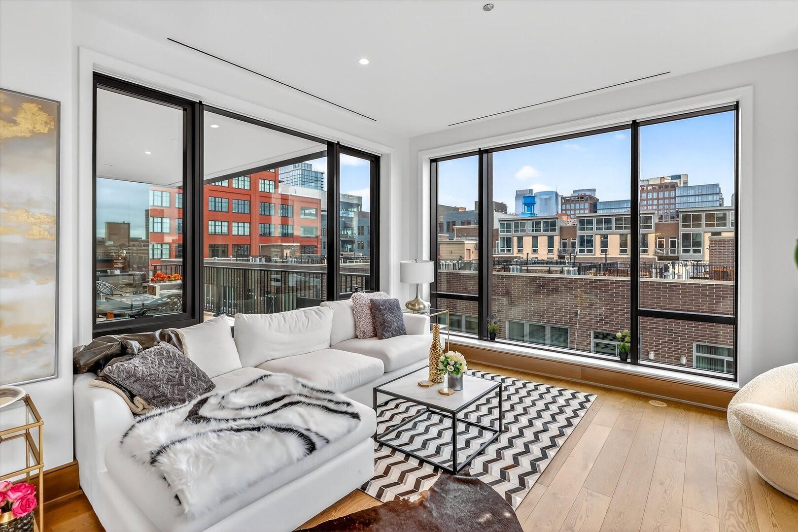 21 N May Street Unit: 501