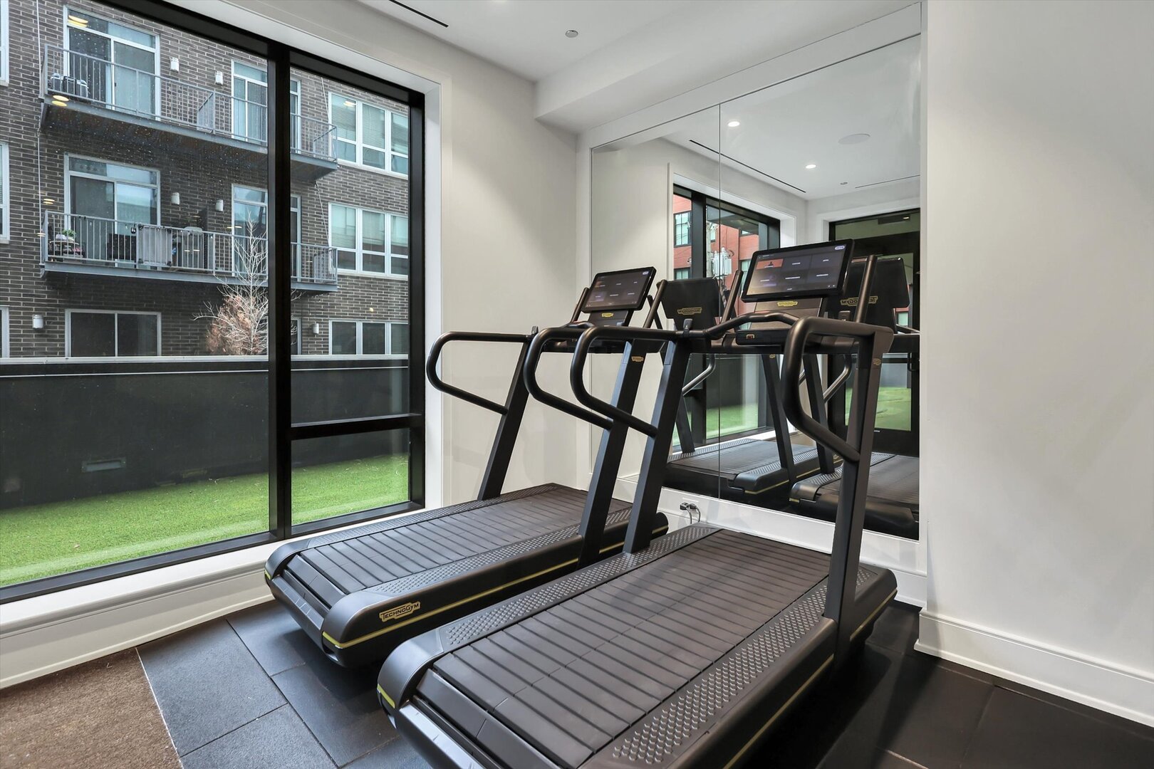 21 N May Street Unit: 501