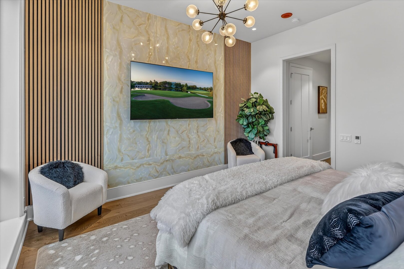 21 N May Street Unit: 501