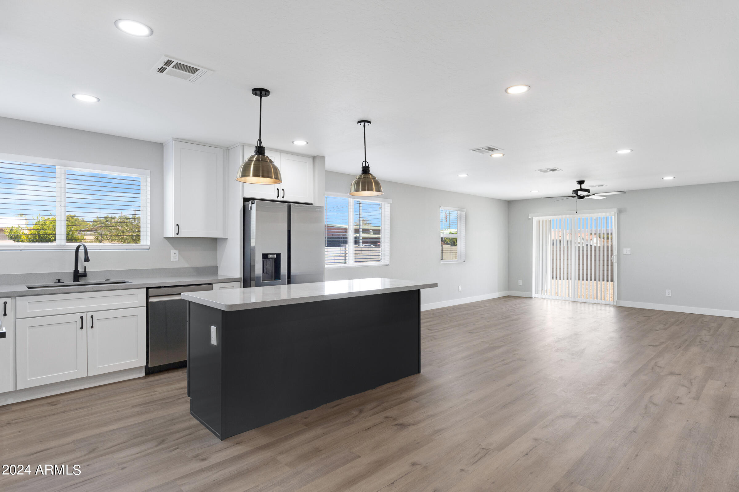 501 W MOHAVE Street
