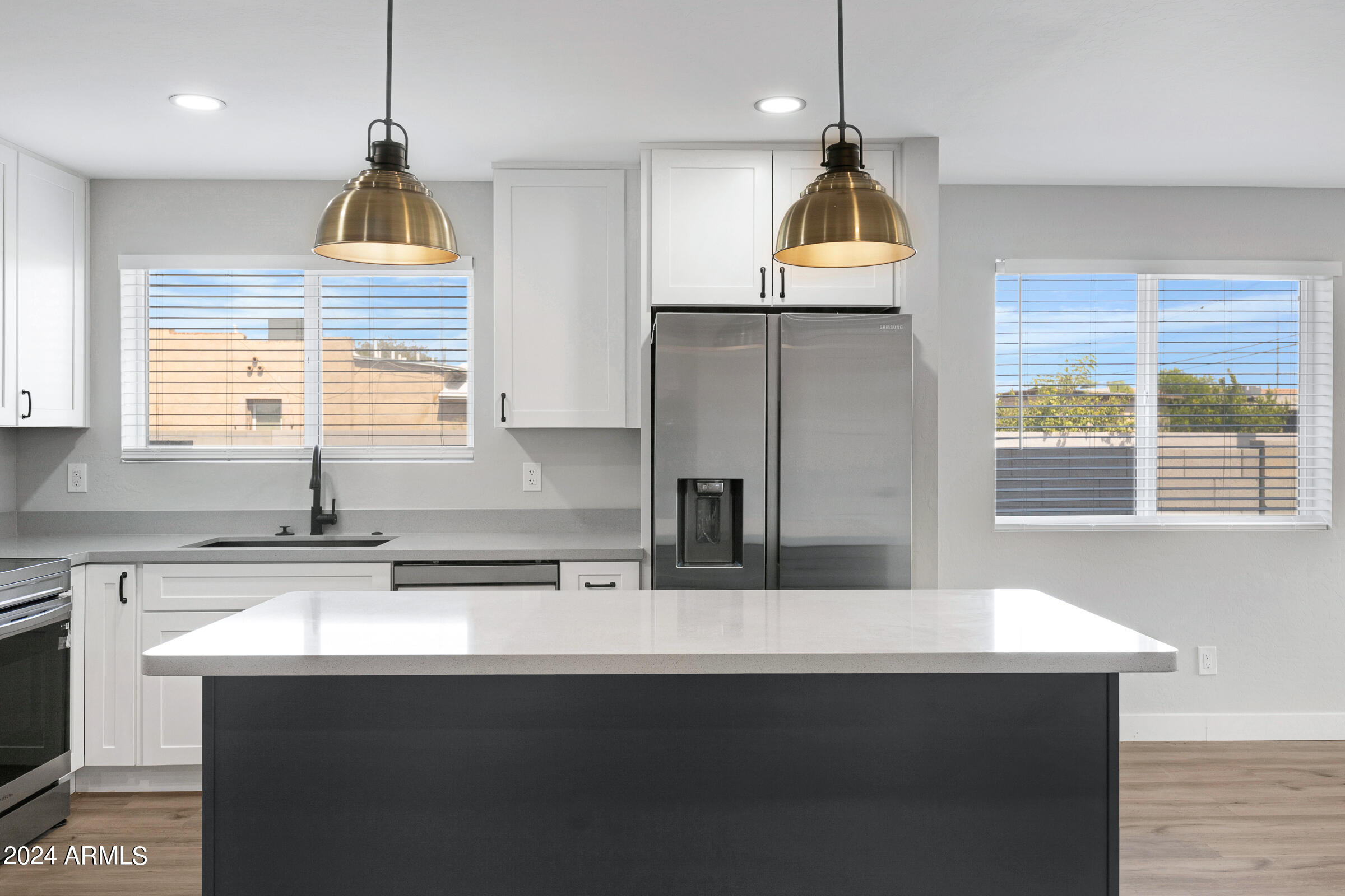501 W MOHAVE Street