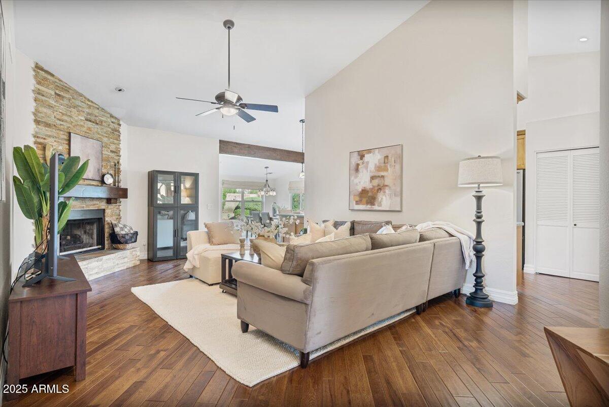 4436 W ESCUDA Drive