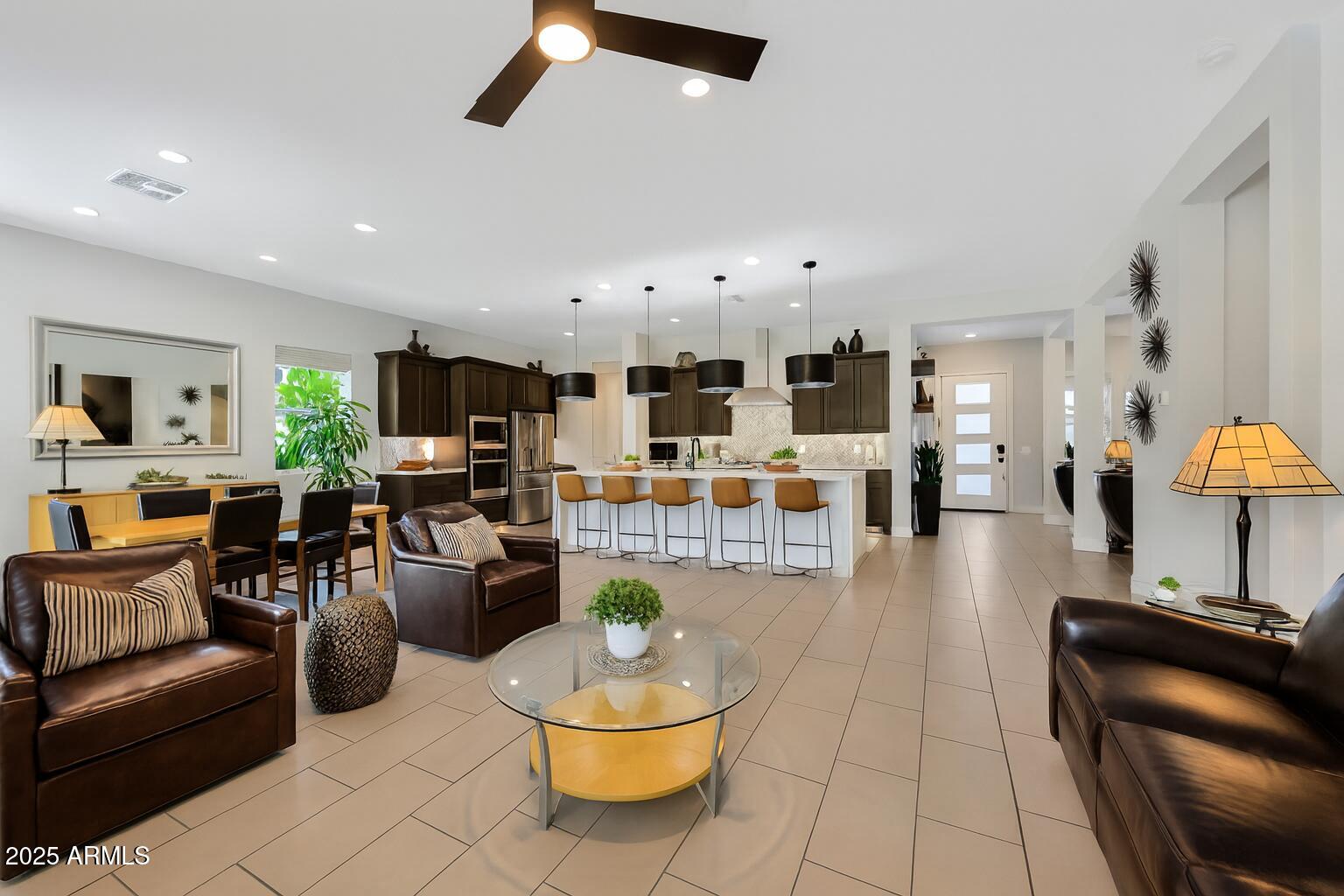 2028 E CHAMA Drive
