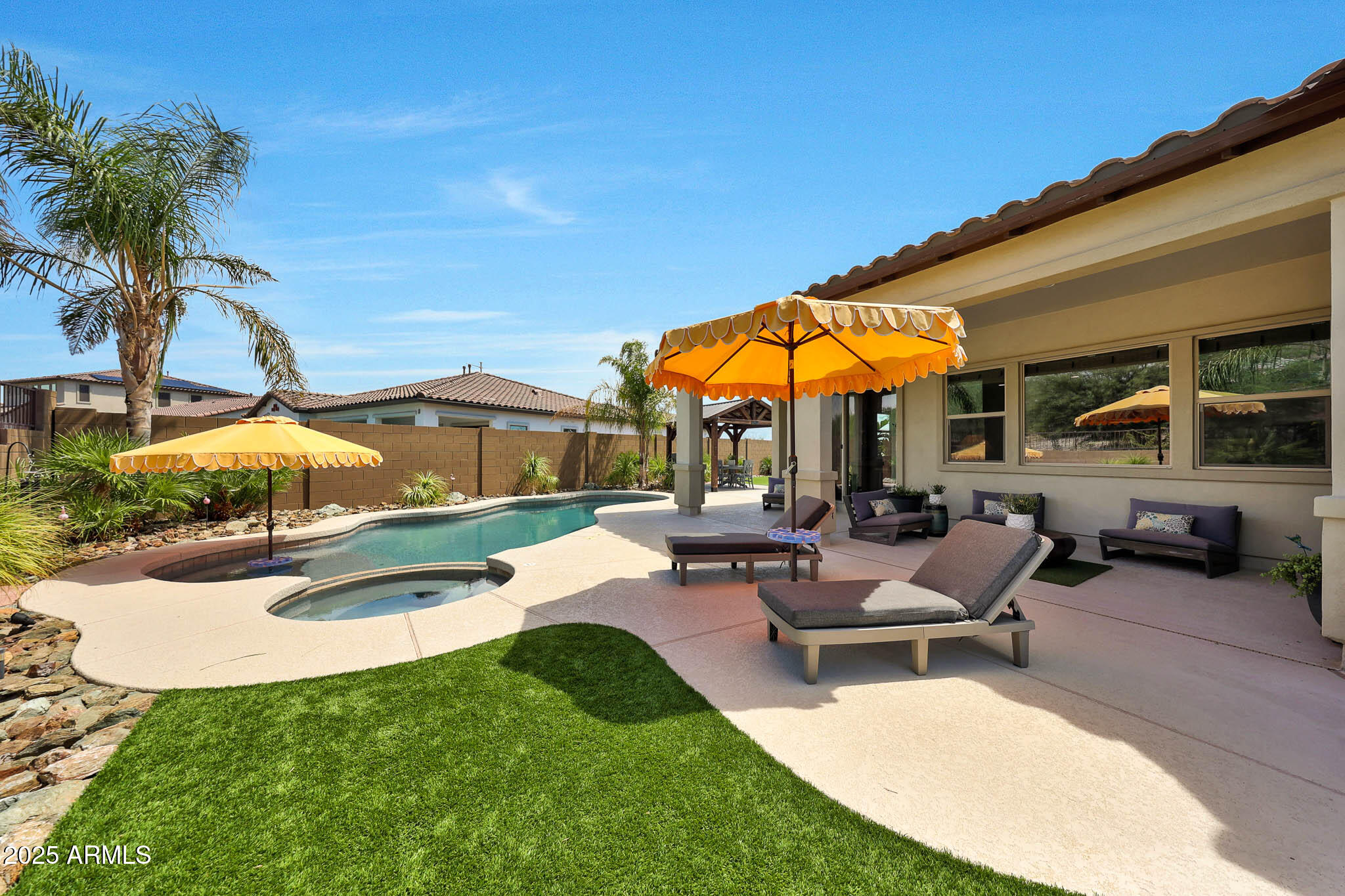 2028 E CHAMA Drive