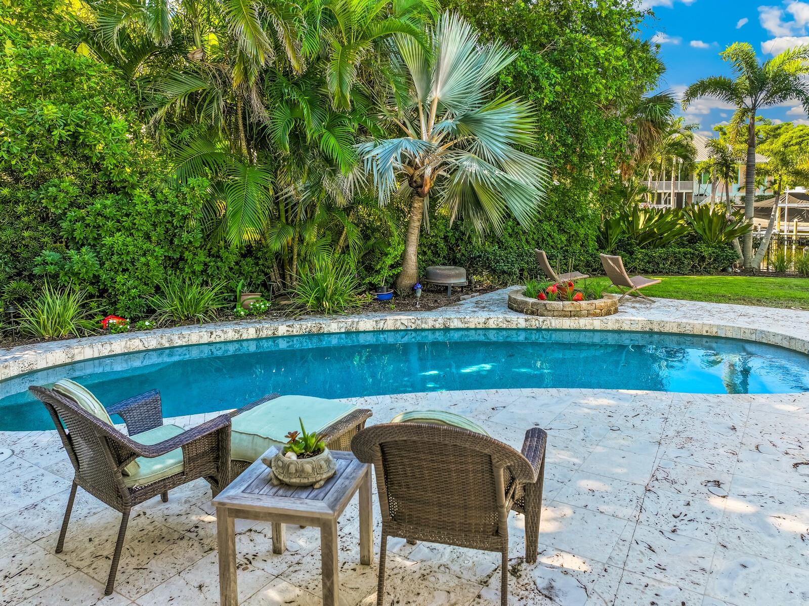 252 WATERWAYS AVE