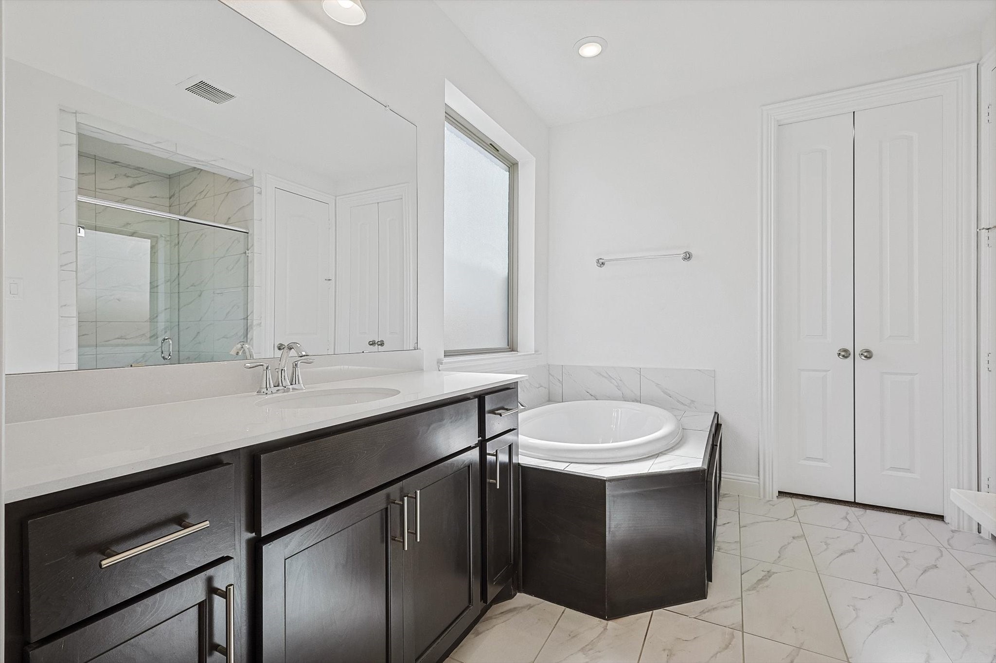 2704 Epping Way