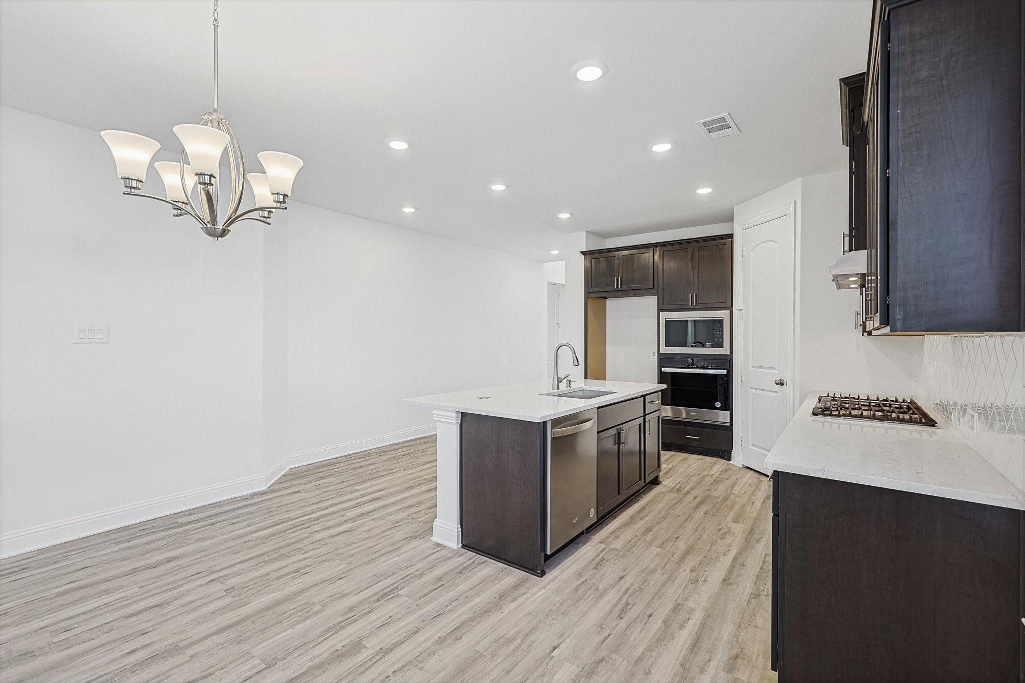 2704 Epping Way