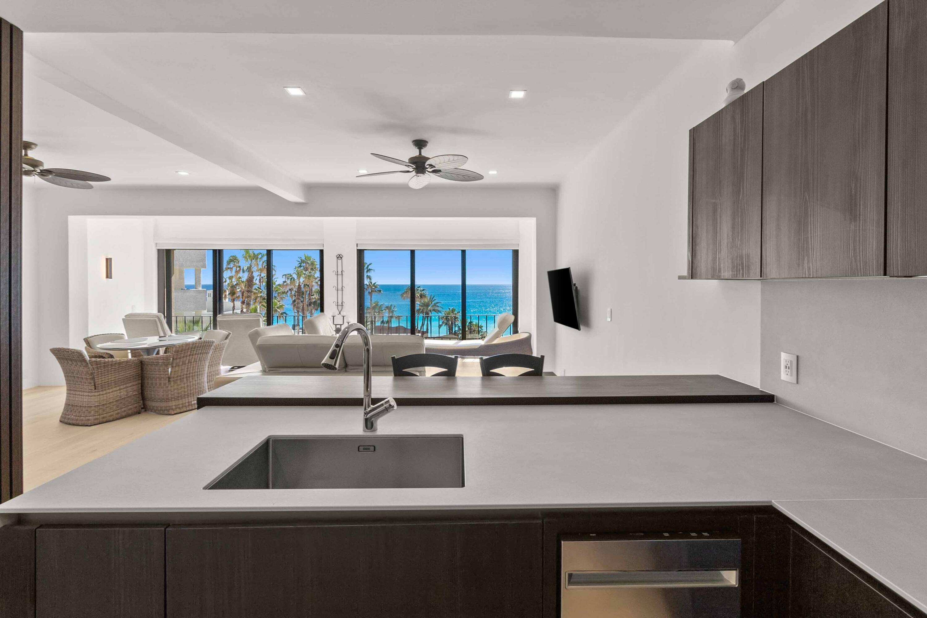 Penthouse Delfin 302 at Casa del Mar