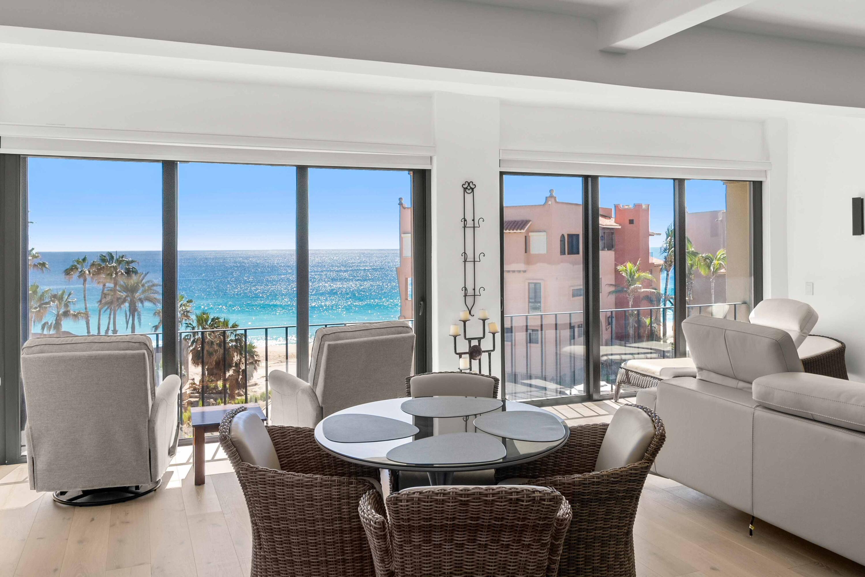 Penthouse Delfin 302 at Casa del Mar