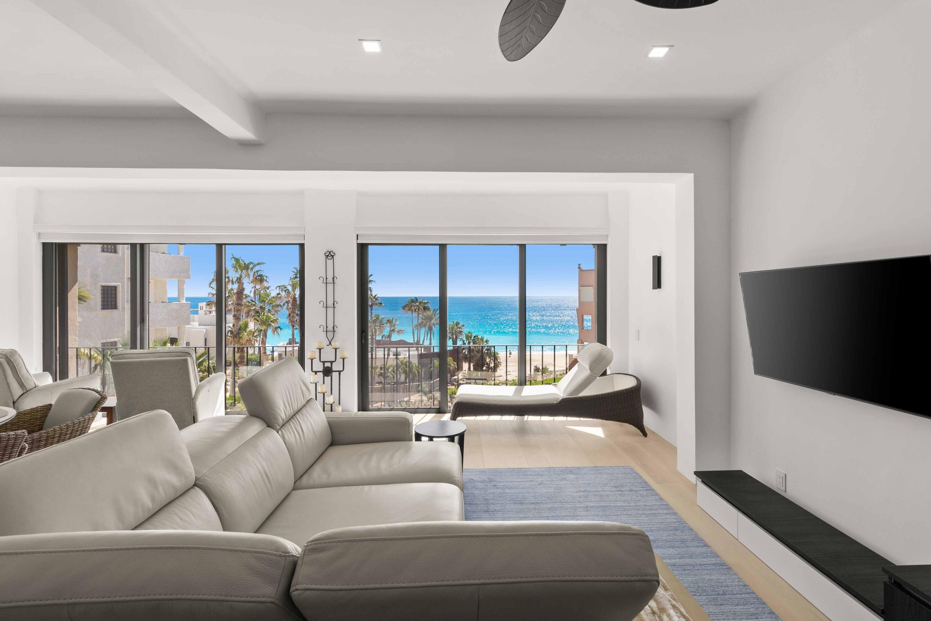 Penthouse Delfin 302 at Casa del Mar