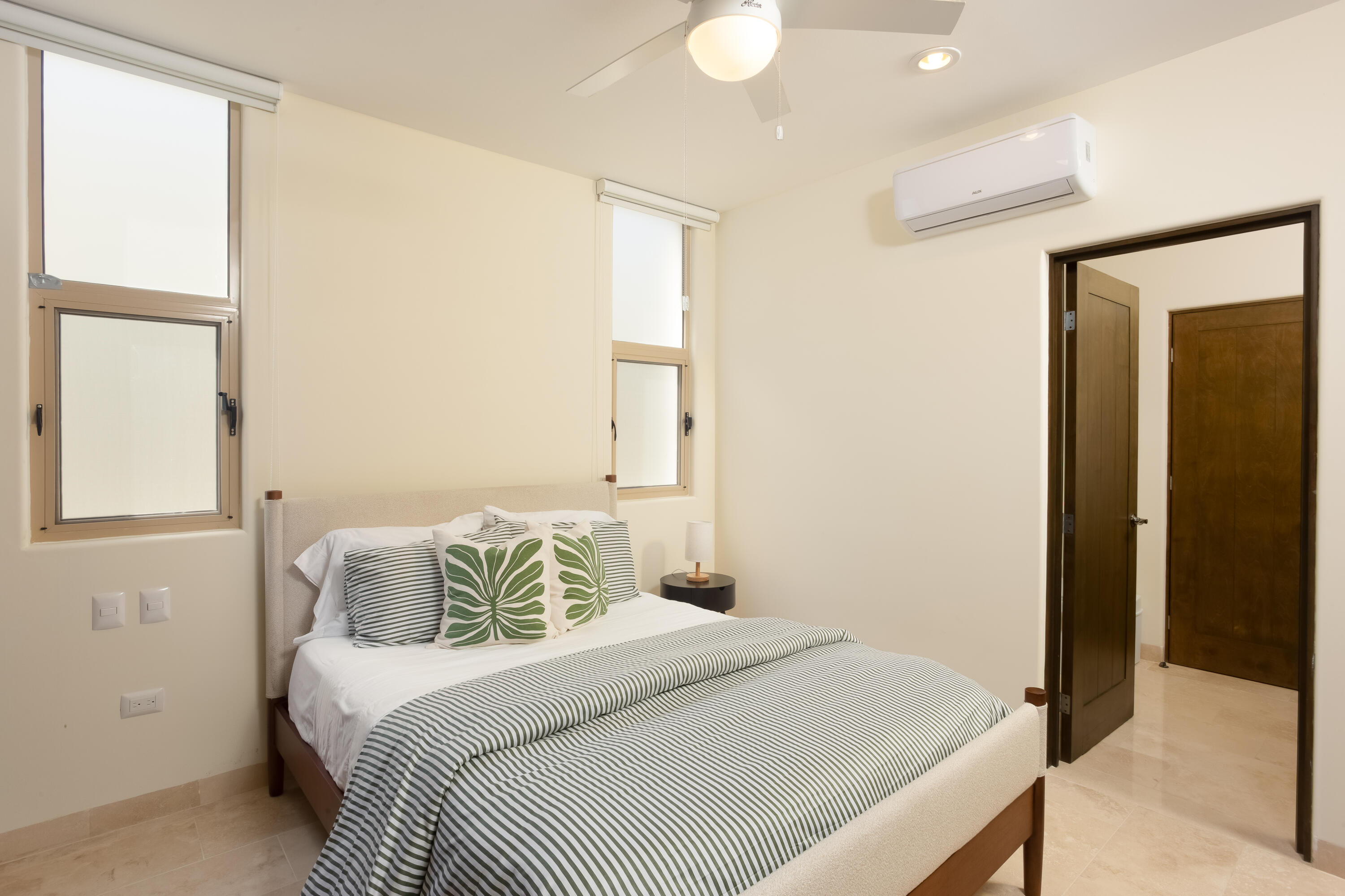 Penthouse 642 Ventanas 3B