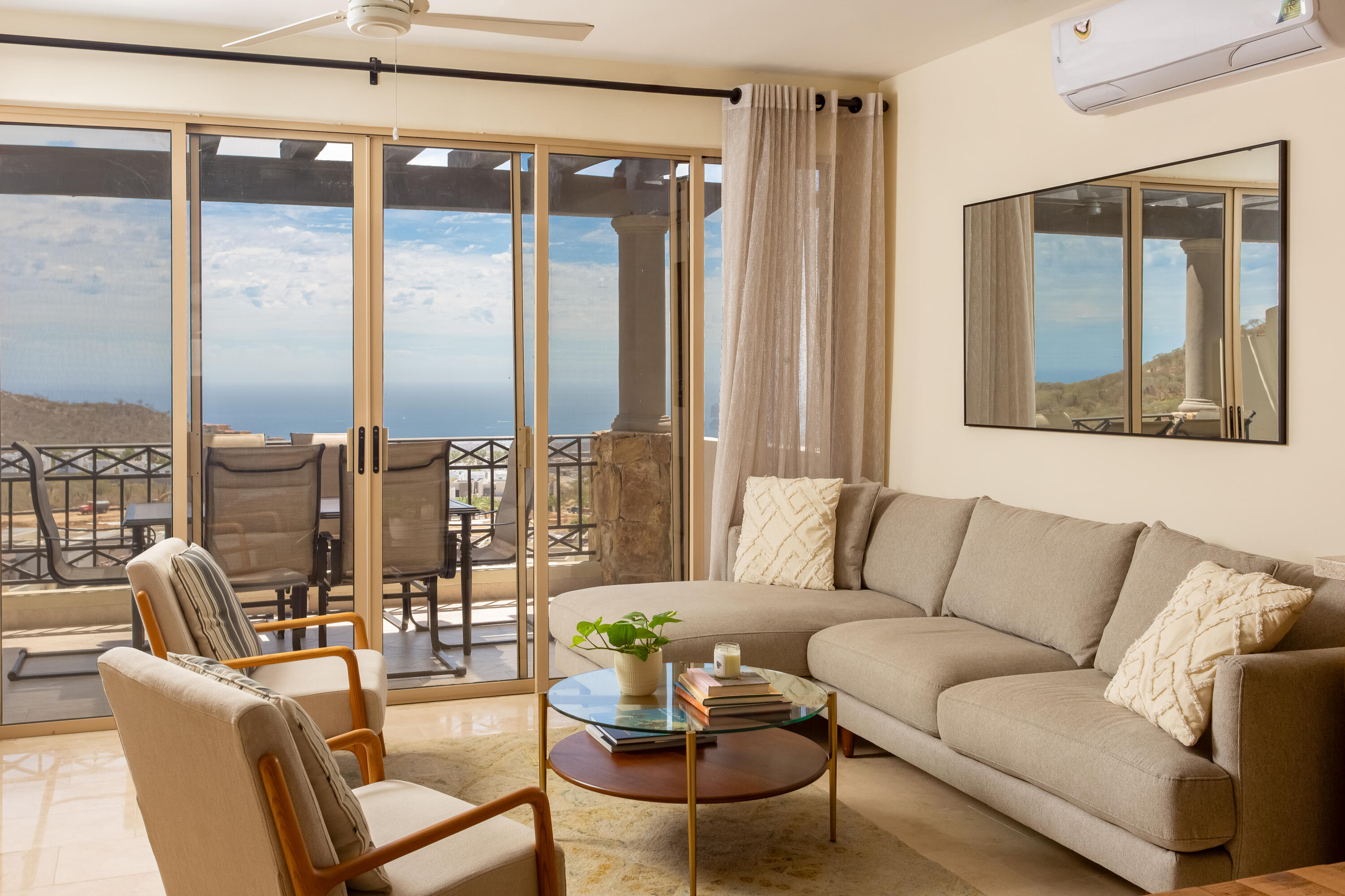 Penthouse 642 Ventanas 3B