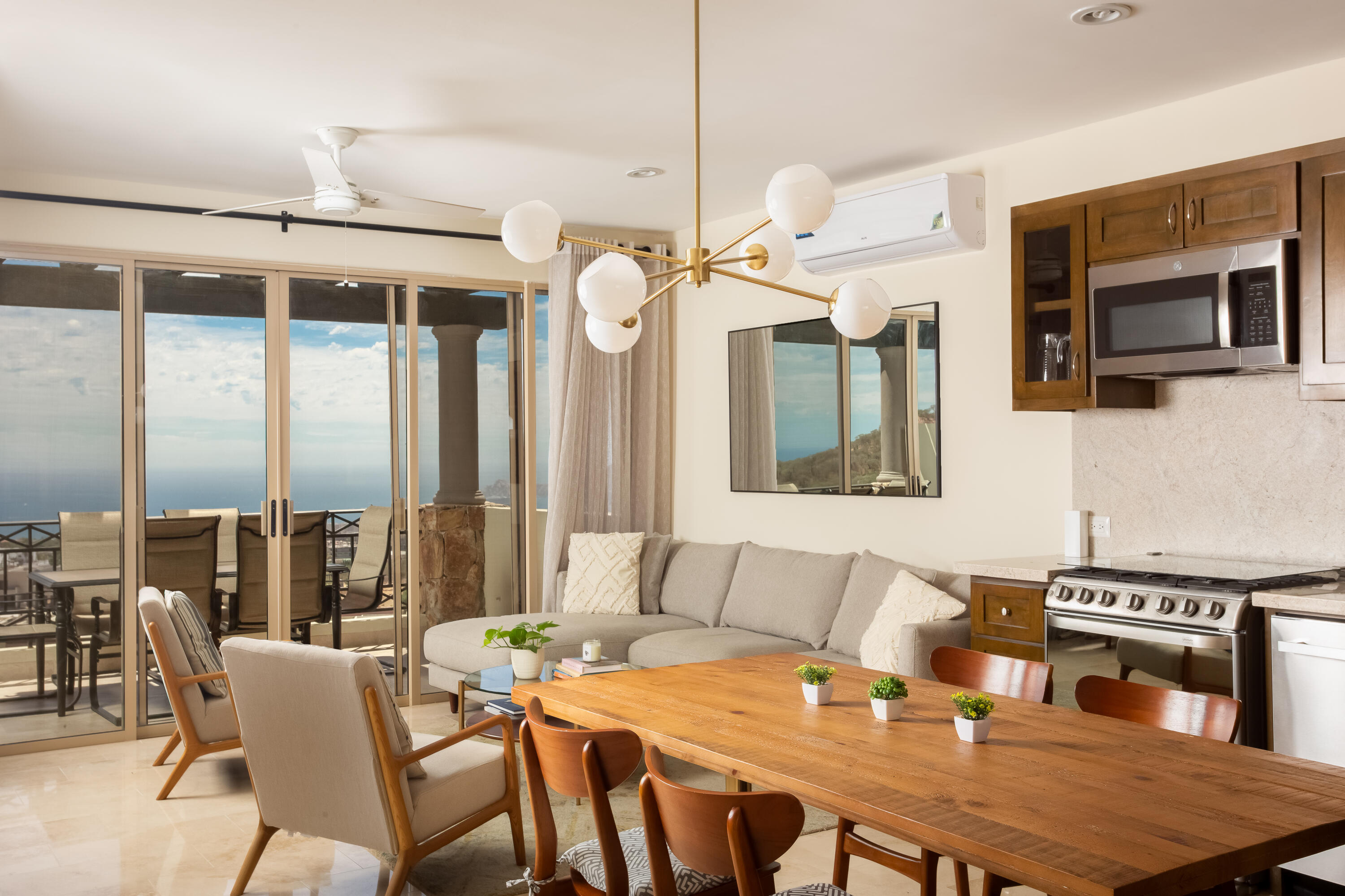 Penthouse 642 Ventanas 3B