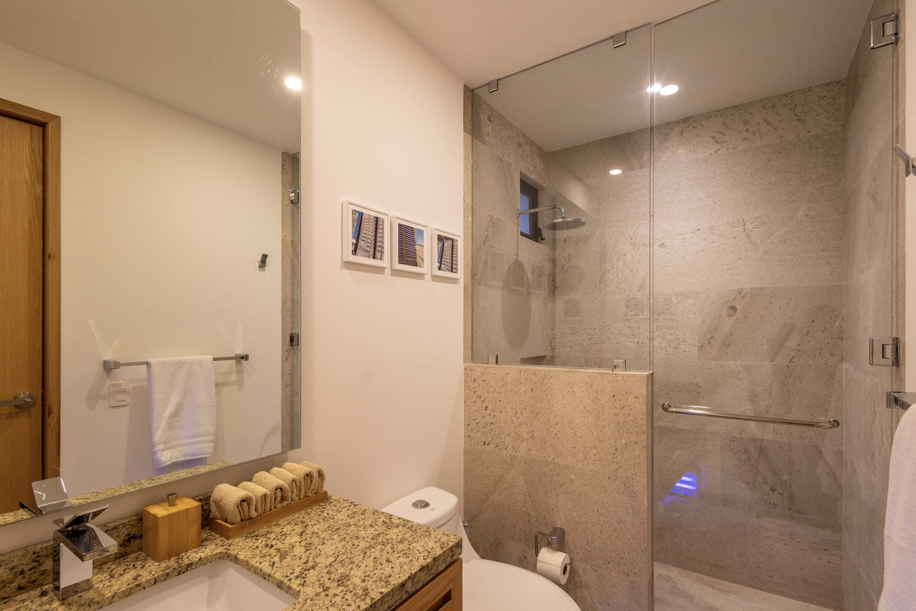 Solaria D102