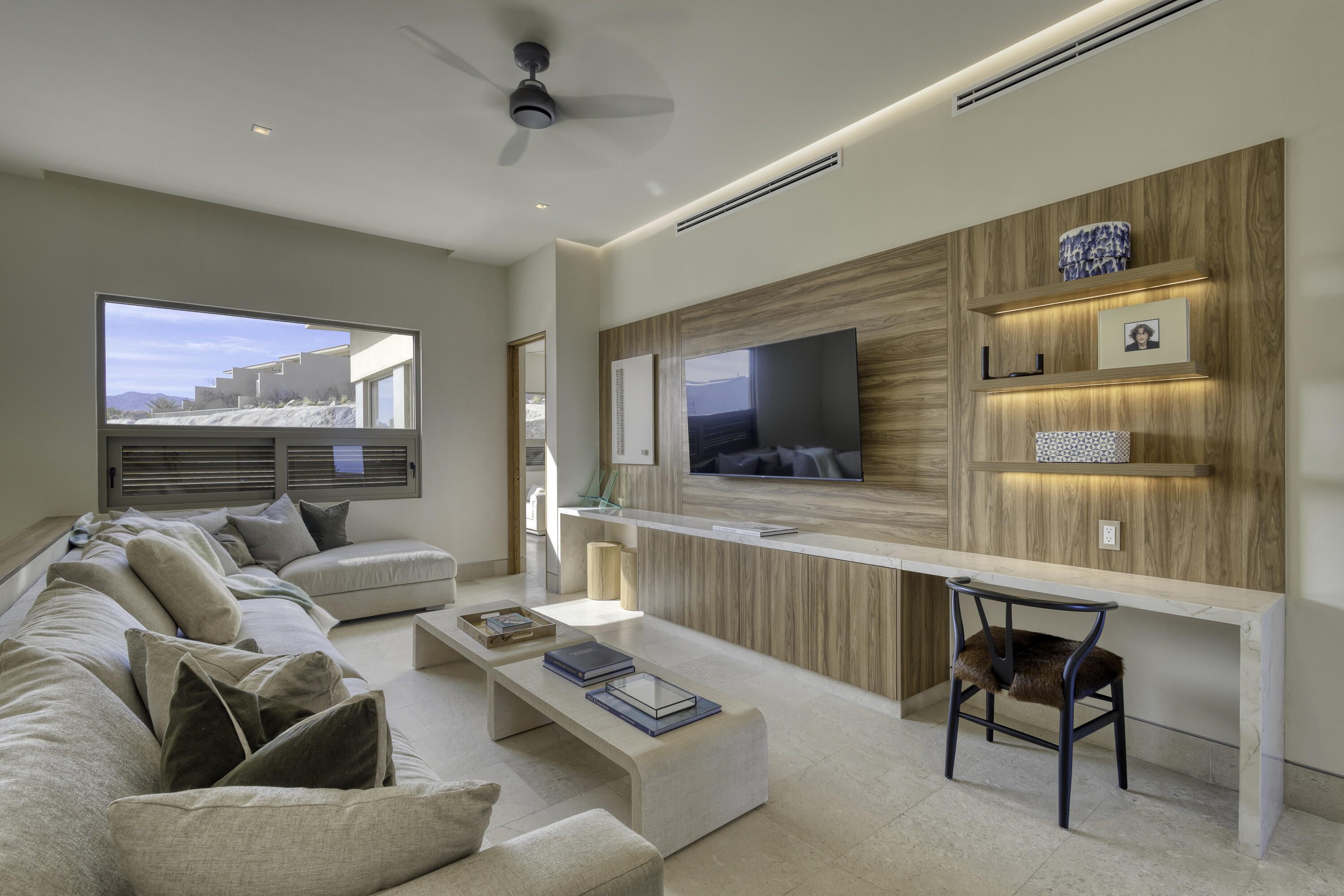 Solesta Luxury Residence 22F