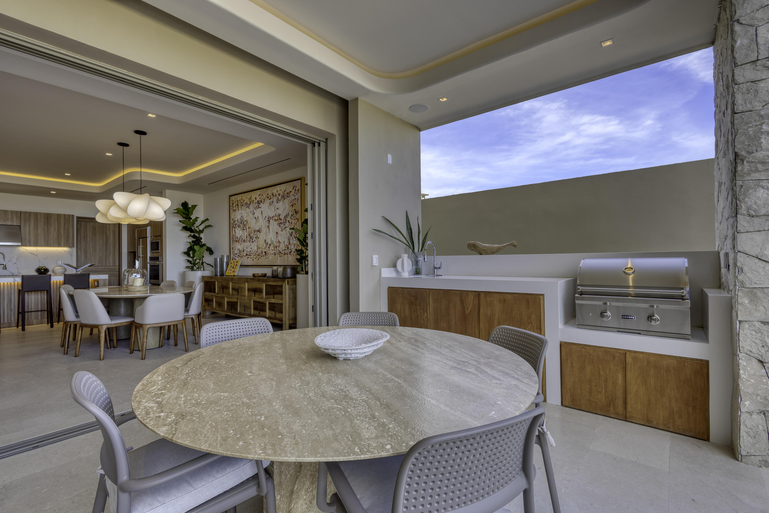 Solesta Luxury Residence 22F