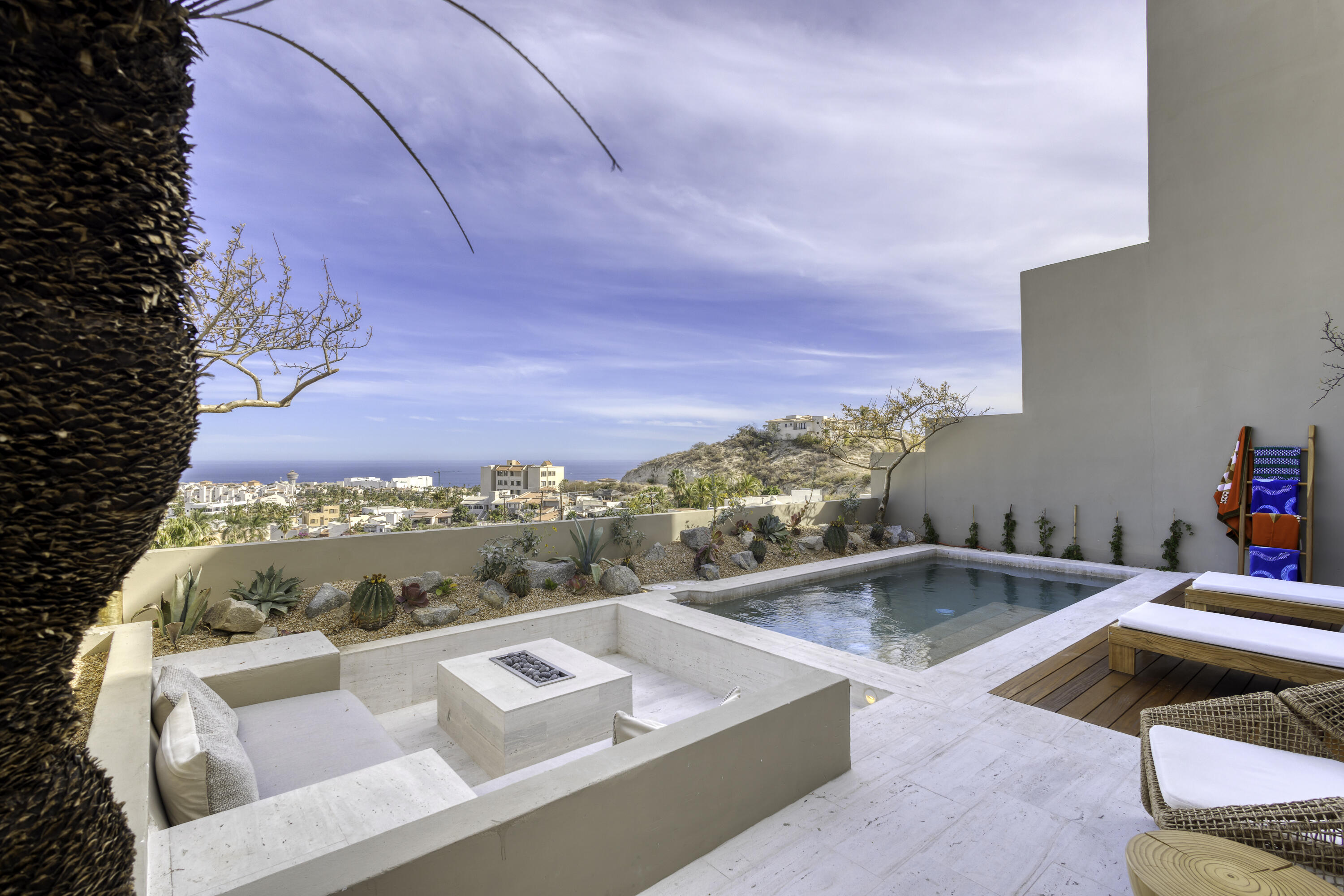 Solesta Luxury Residence 22F