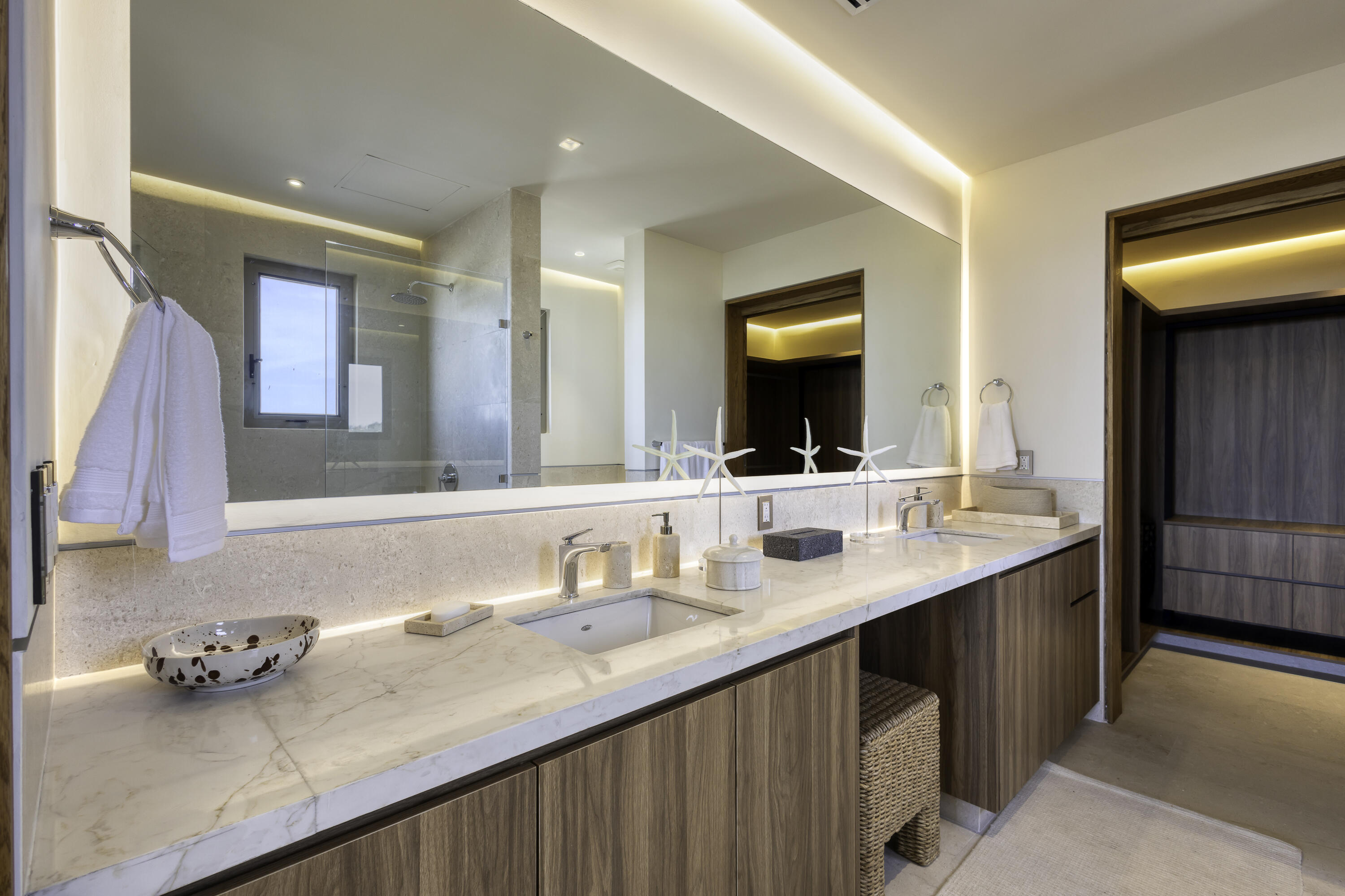 Solesta Luxury Residence 22F