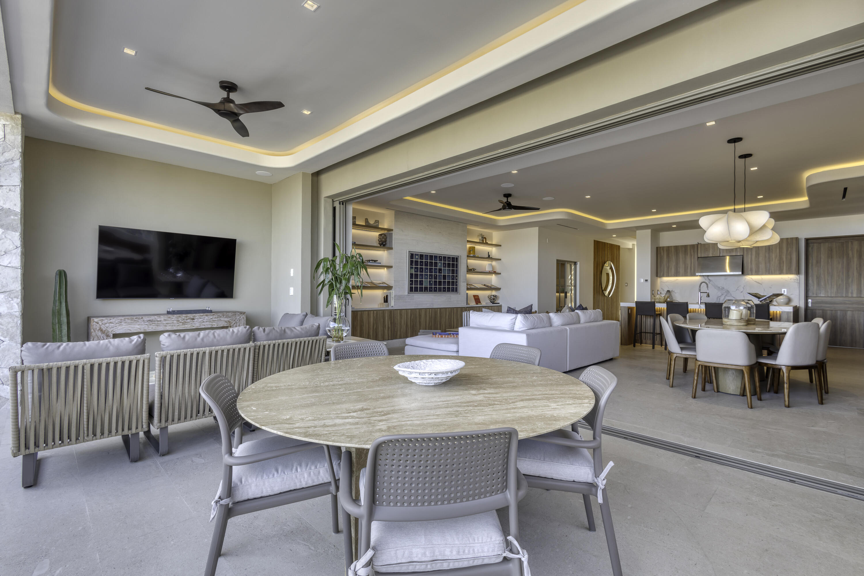 Solesta Luxury Residence 22F