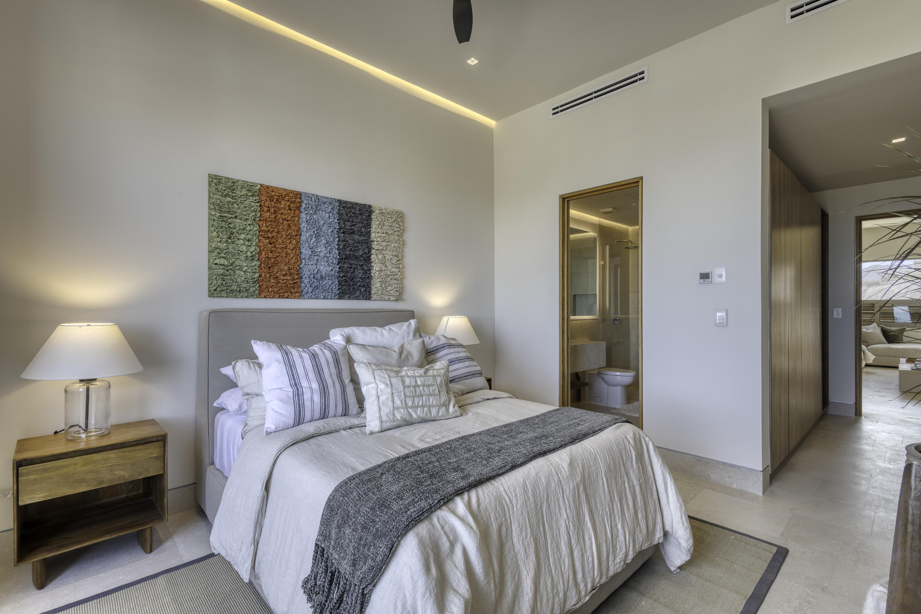 Solesta Luxury Residence 22F