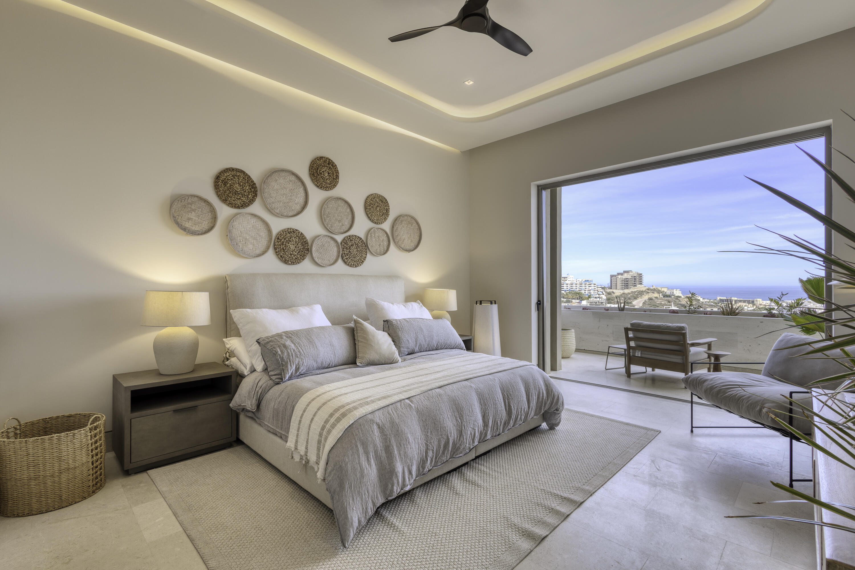 Solesta Luxury Residence 22F