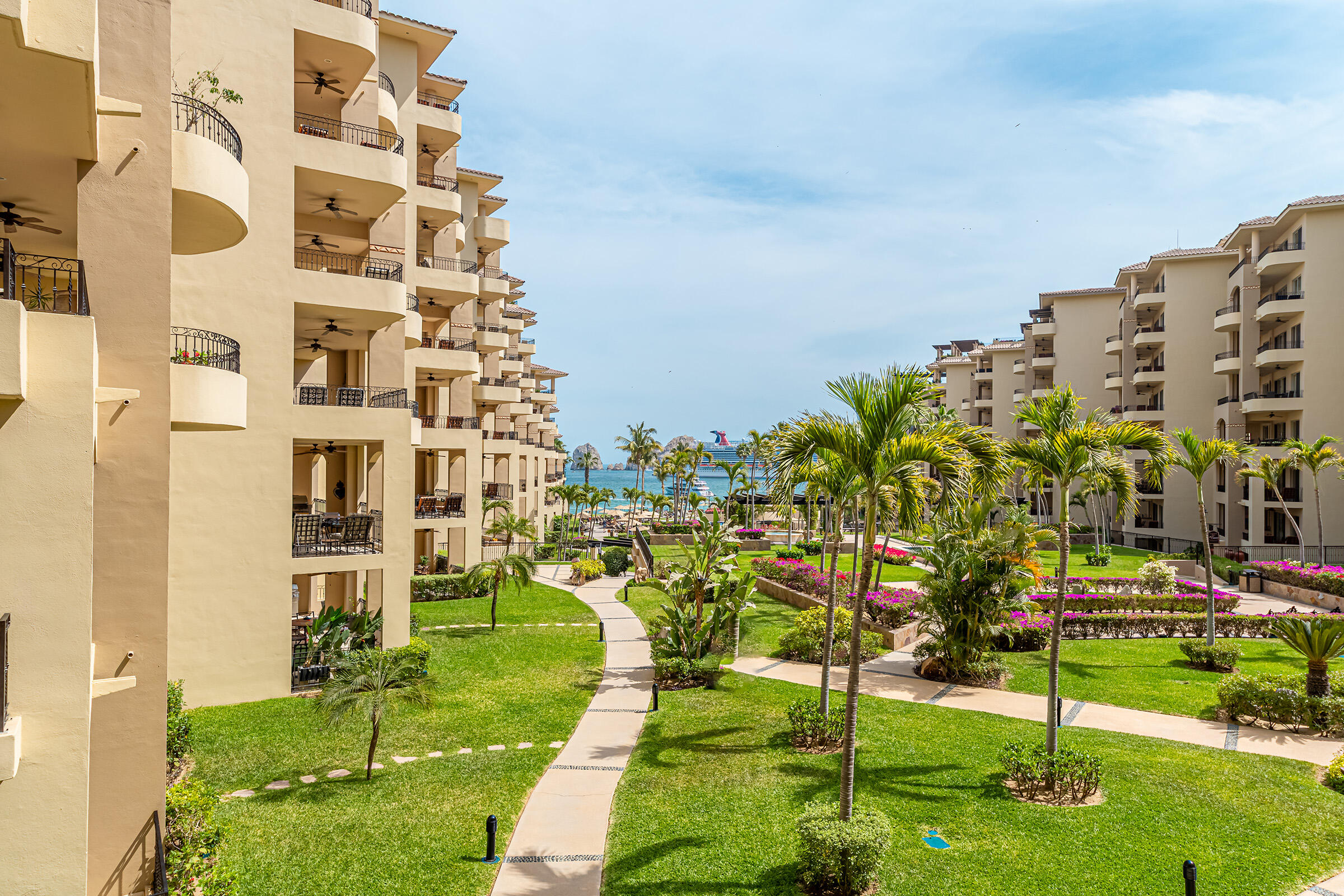 Villa La Estancia 2301